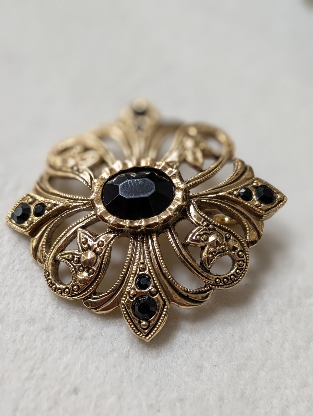 Vintage Avon Gold Tone Necklace Enhancer – Black Cabochon & Filigree